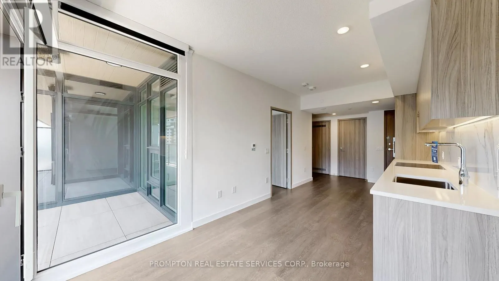 2502 - 3 CONCORD CITYPLACE WAY
