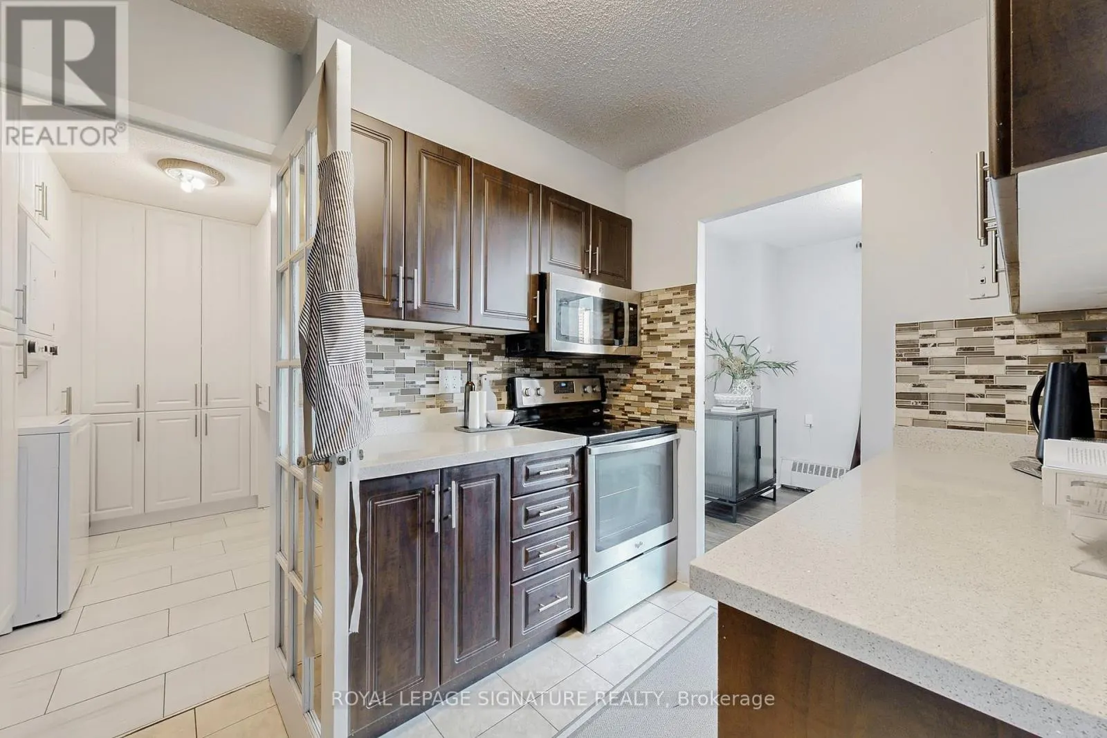 801 - 5 PARKWAY FOREST DRIVE