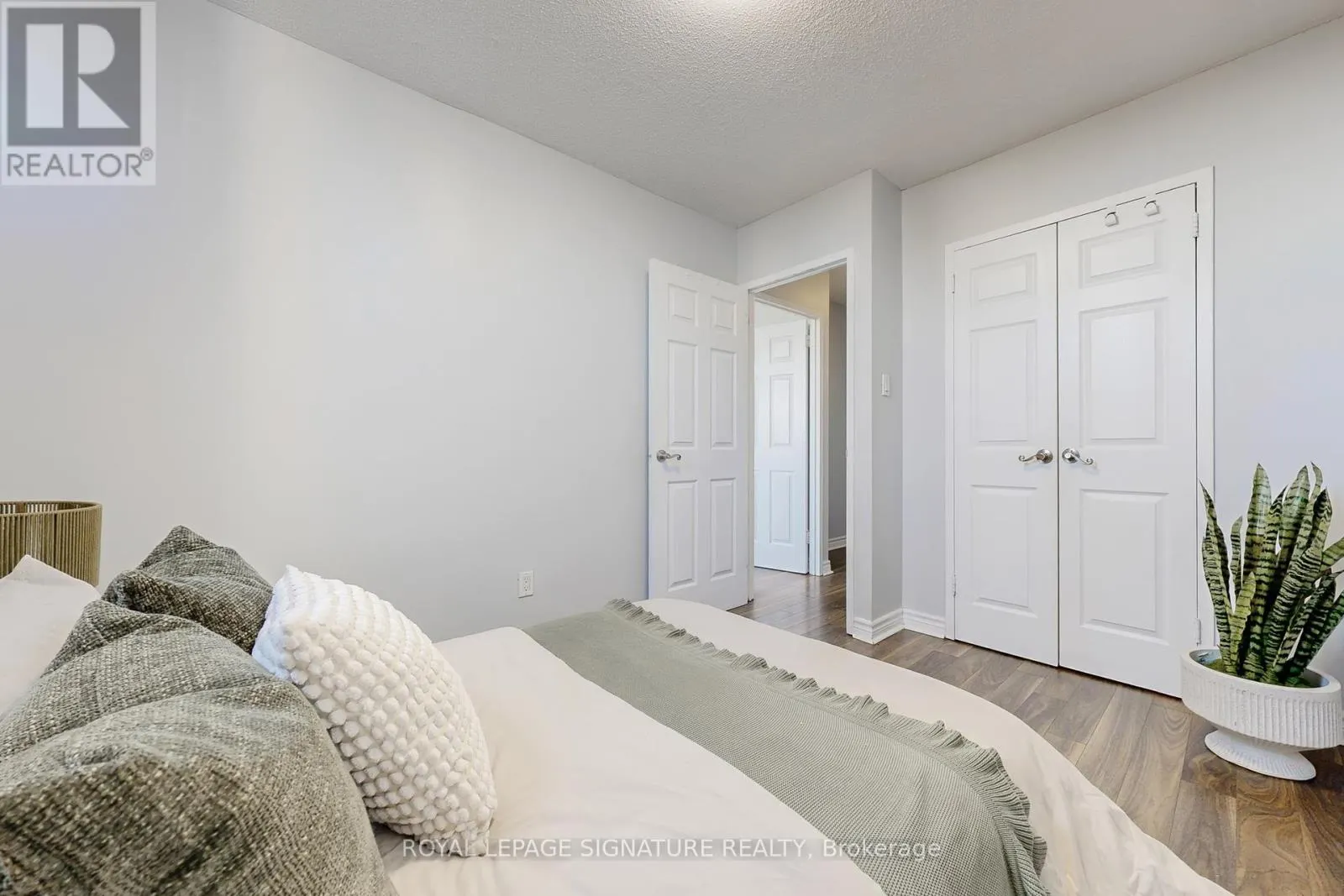 801 - 5 PARKWAY FOREST DRIVE