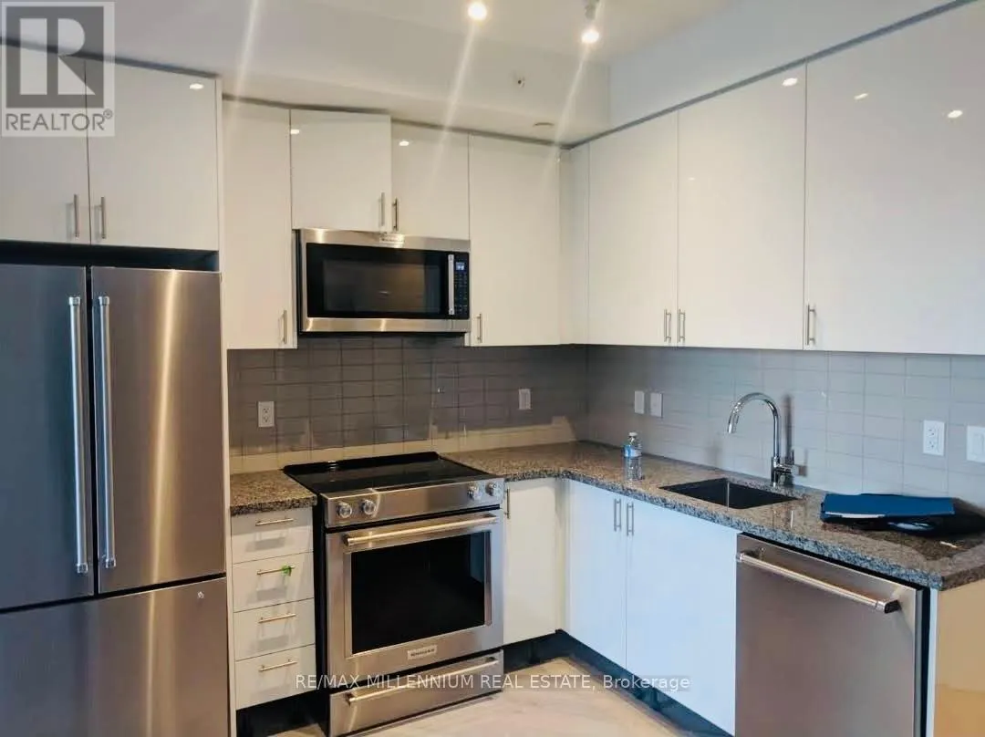536 - 621 SHEPPARD AVENUE E