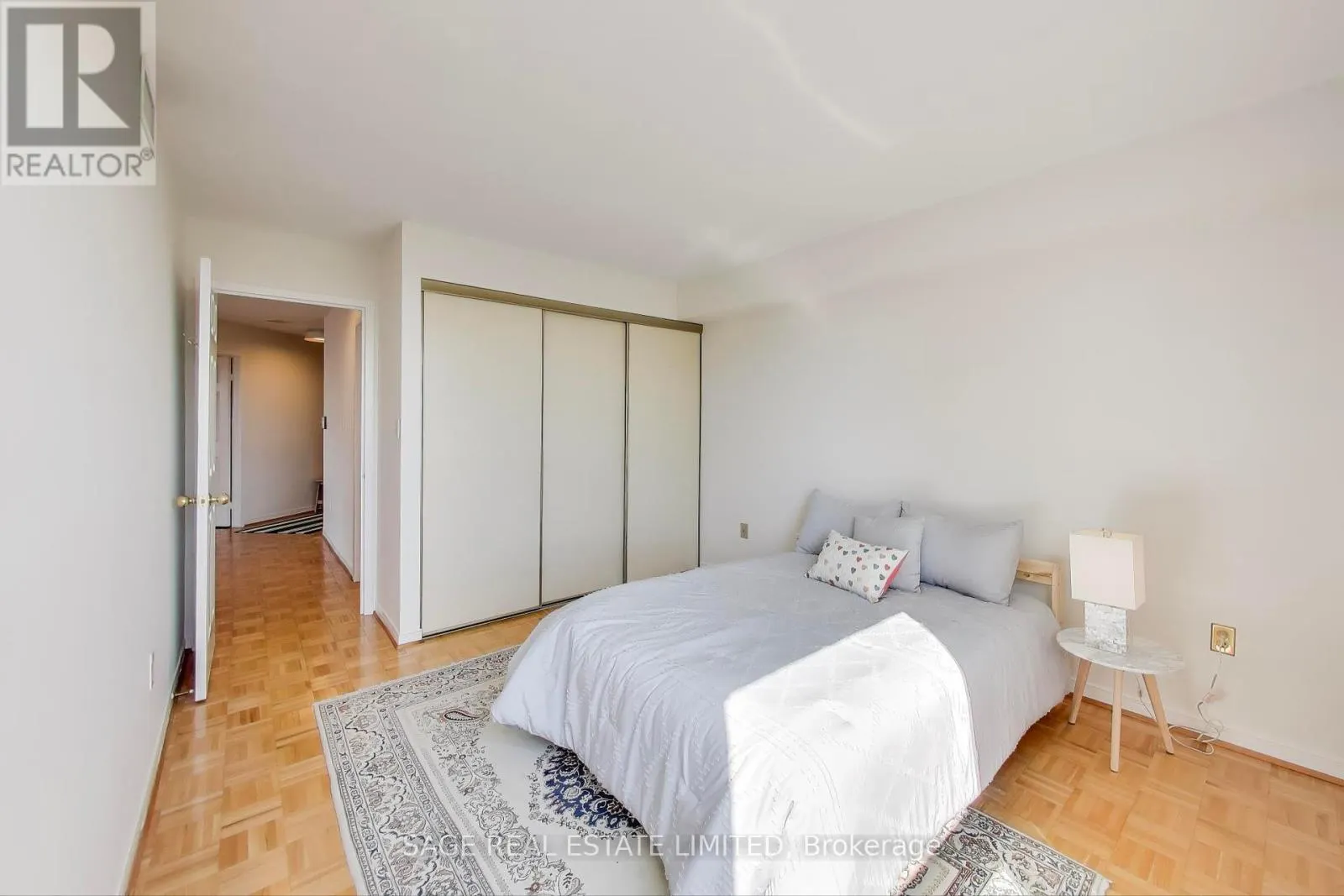 1201 - 5 CONCORDE PLACE