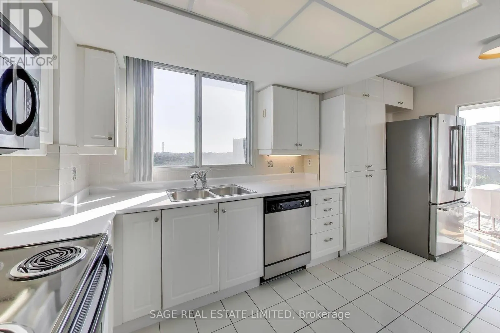 1201 - 5 CONCORDE PLACE