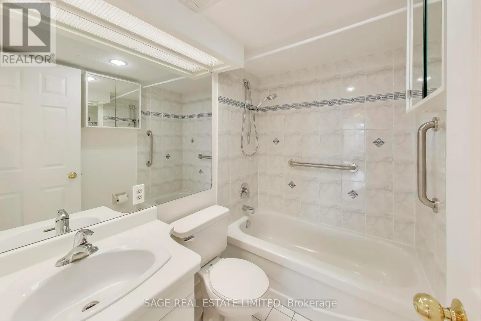 1201 - 5 CONCORDE PLACE