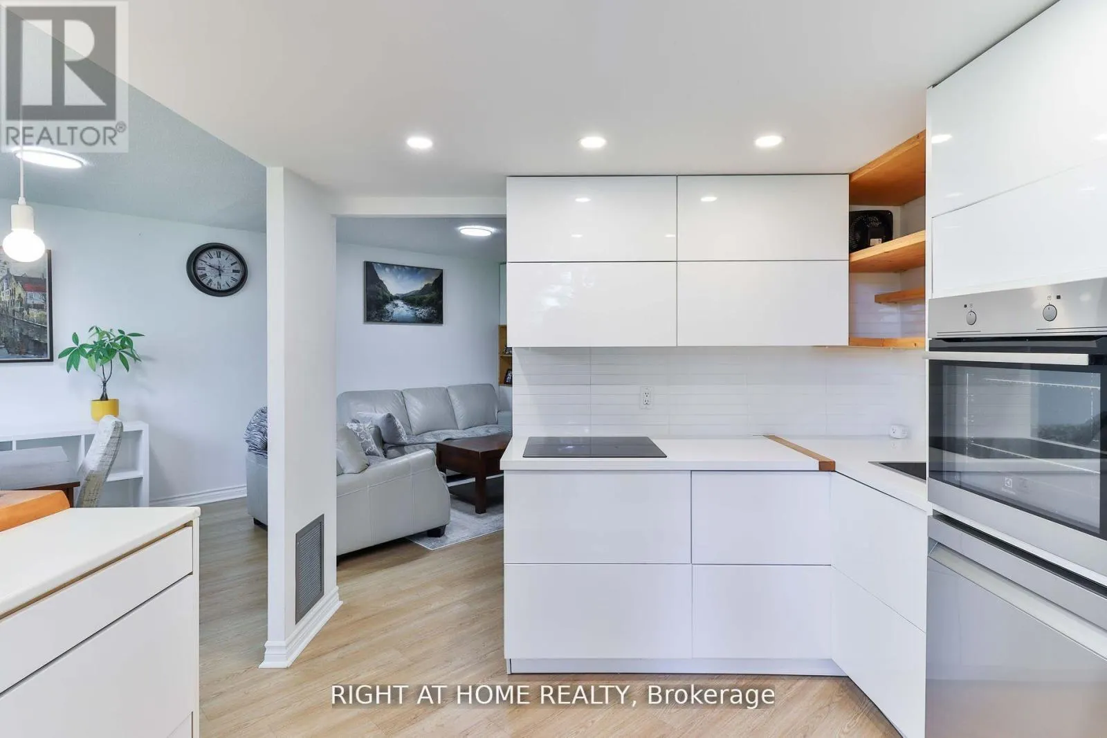 206 - 1210 DON MILLS ROAD