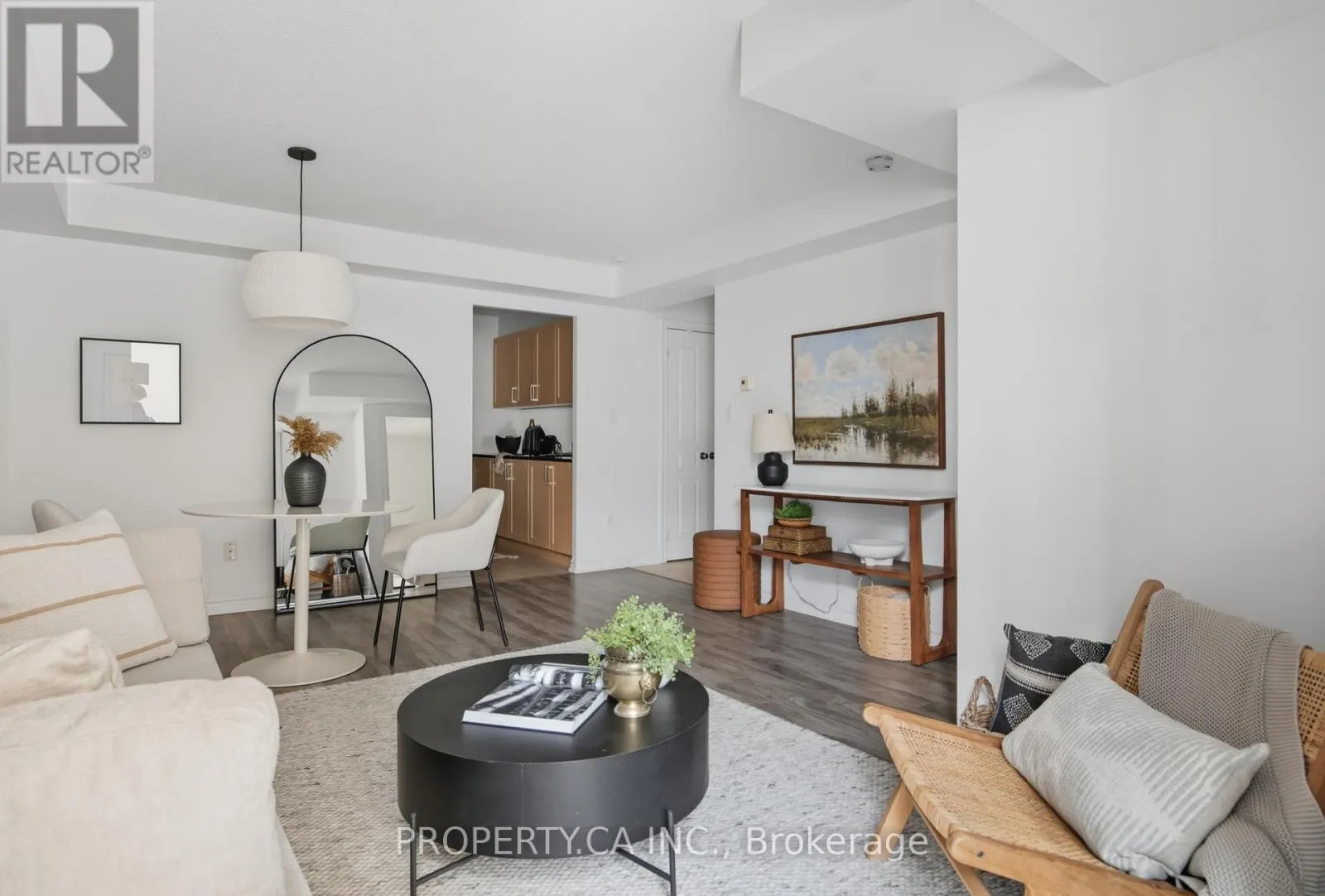 709 - 801 BAY STREET