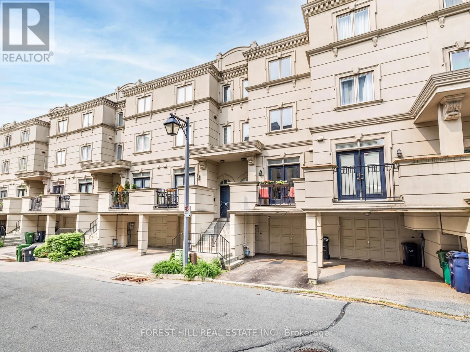 22 ESPANA LANE