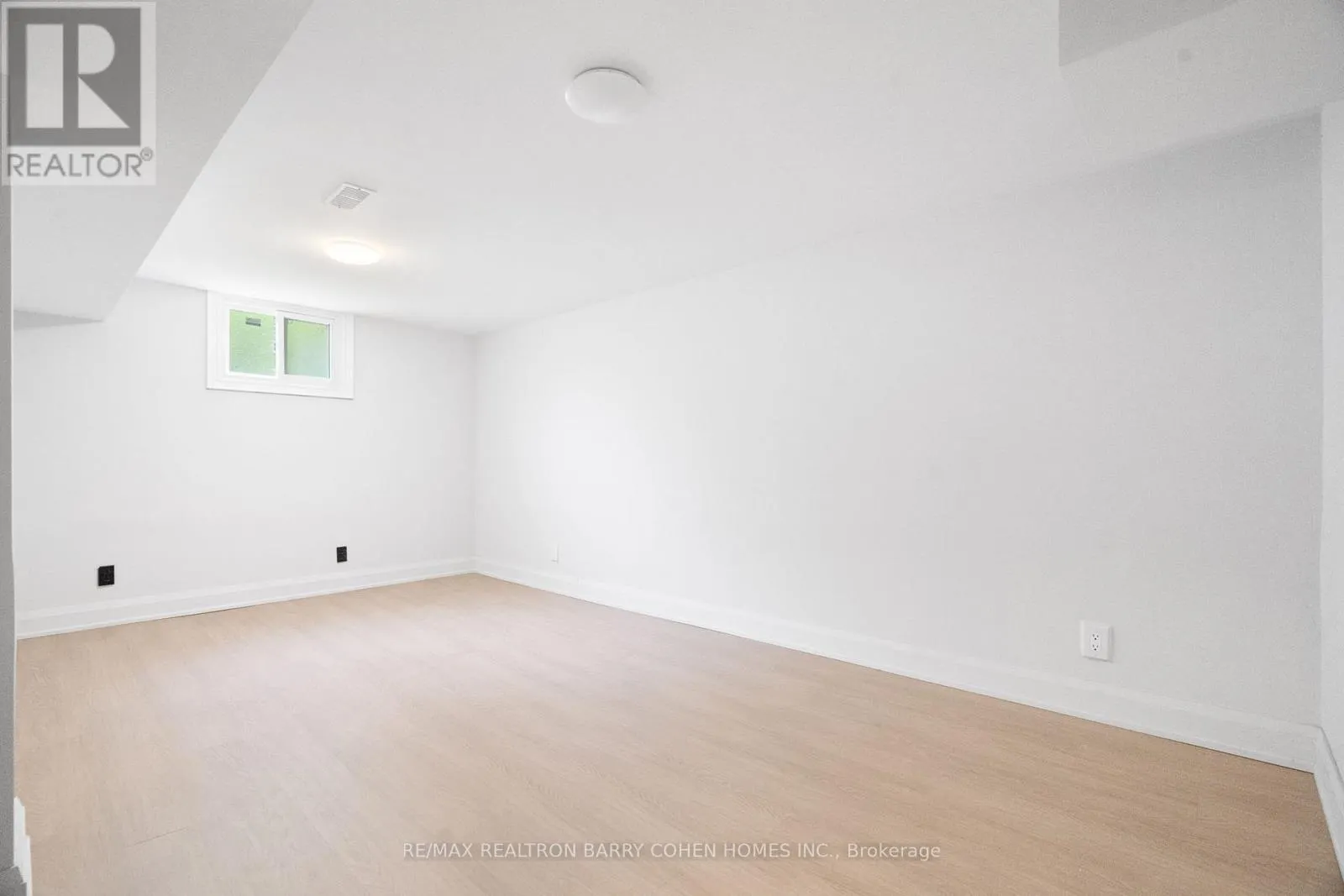 918 EGLINTON AVENUE E