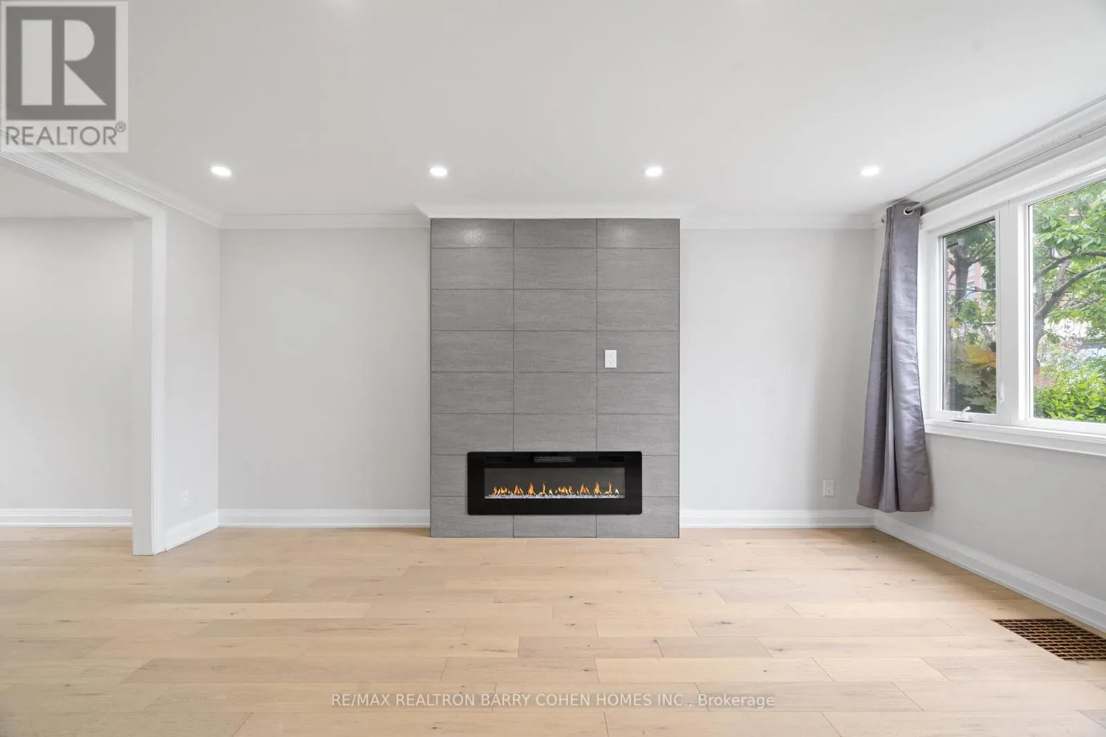 918 EGLINTON AVENUE E