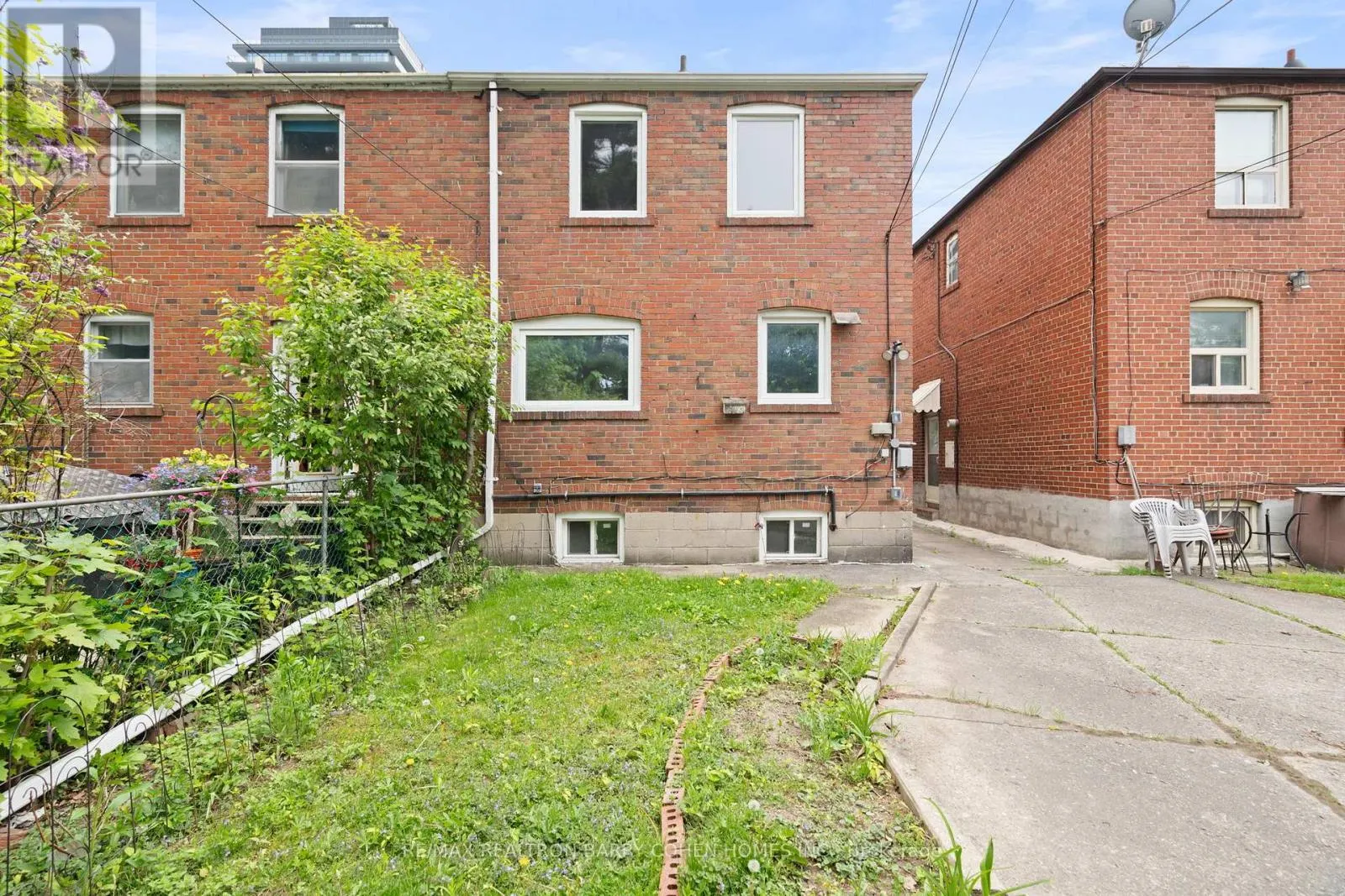 918 EGLINTON AVENUE E