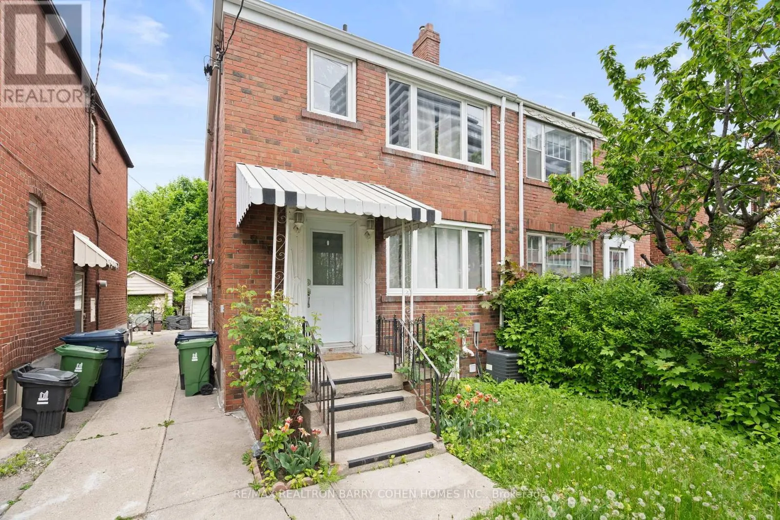 918 EGLINTON AVENUE E