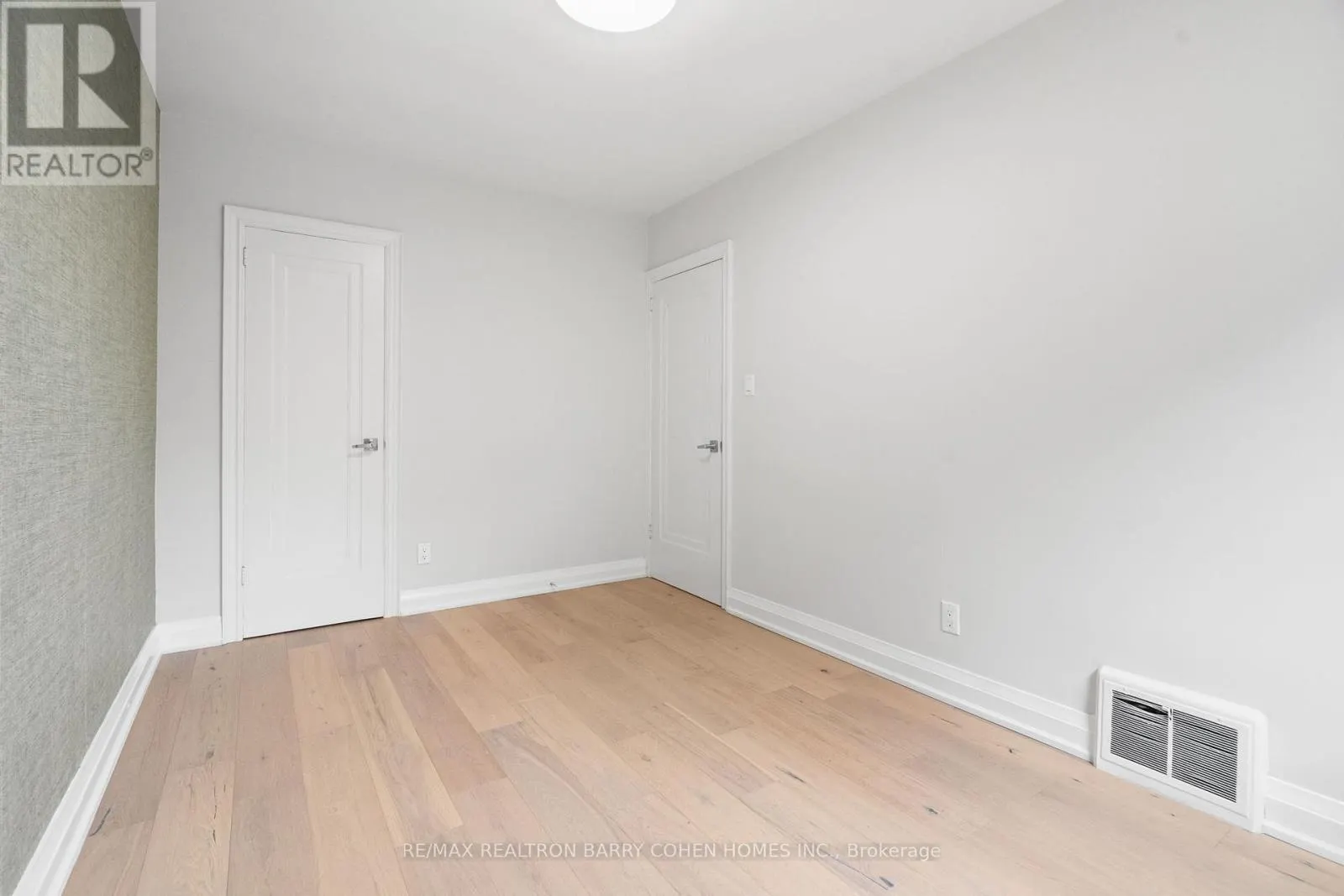 918 EGLINTON AVENUE E