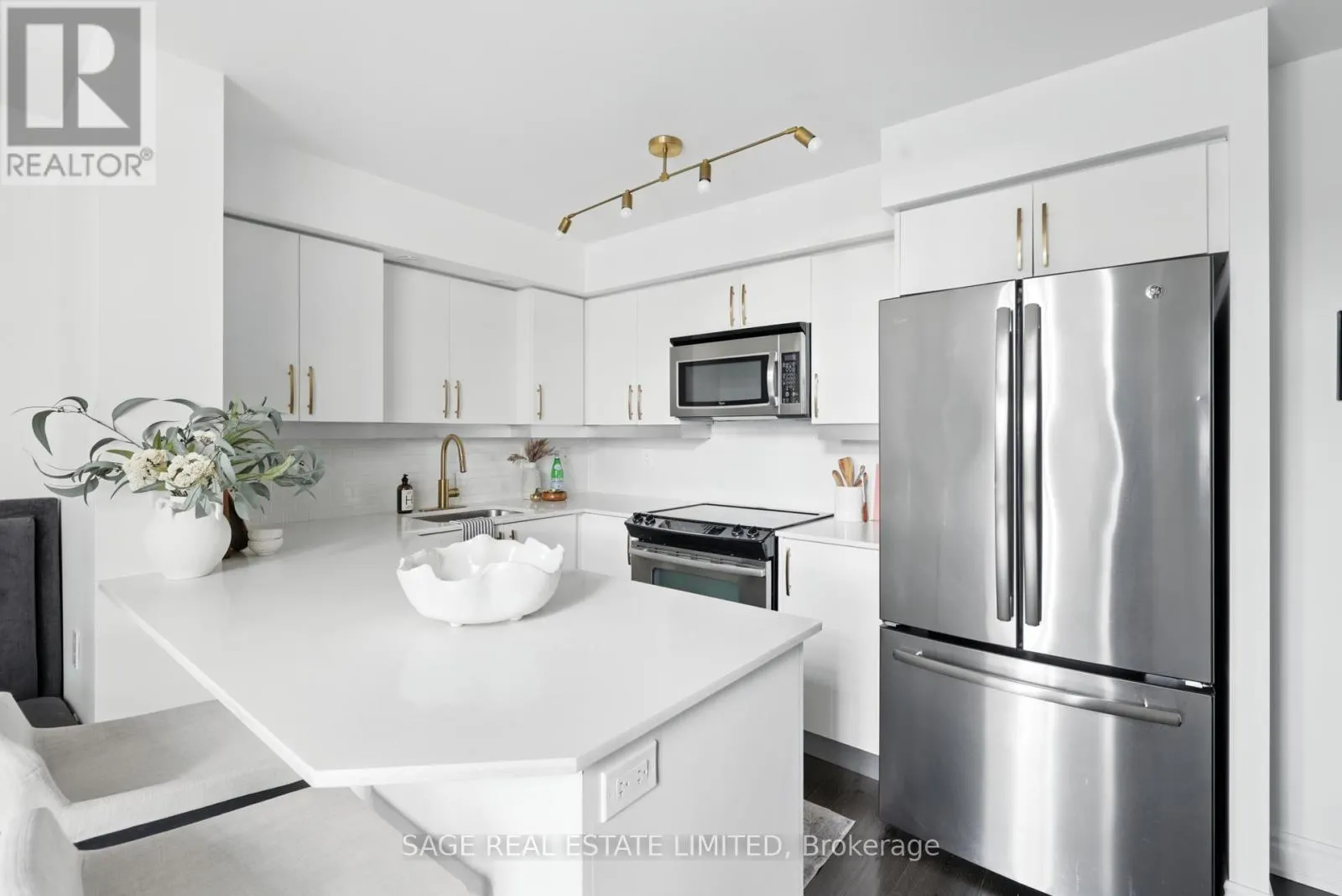 TH5 - 6 PIRANDELLO STREET
