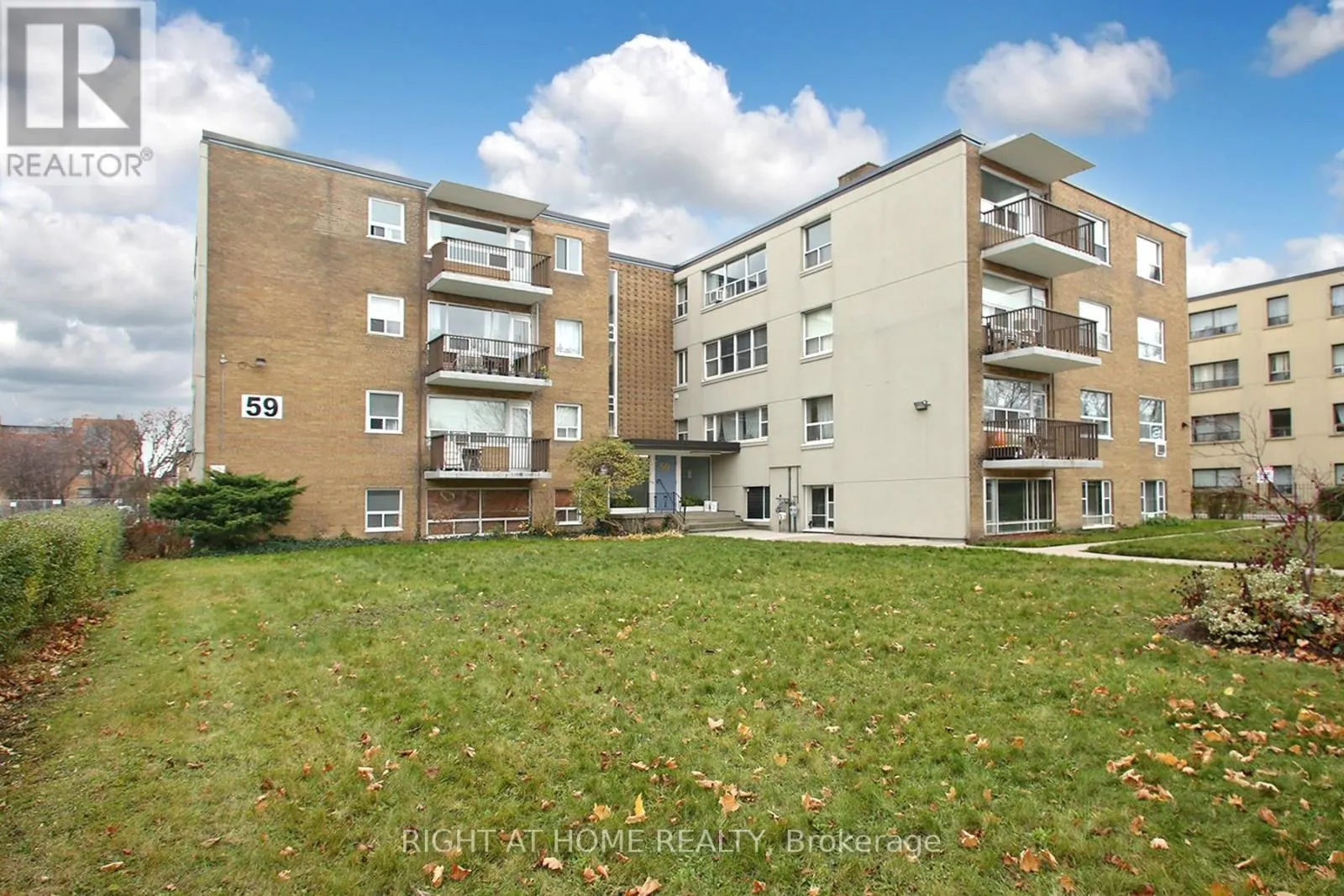 301 - 59 NEPTUNE DRIVE