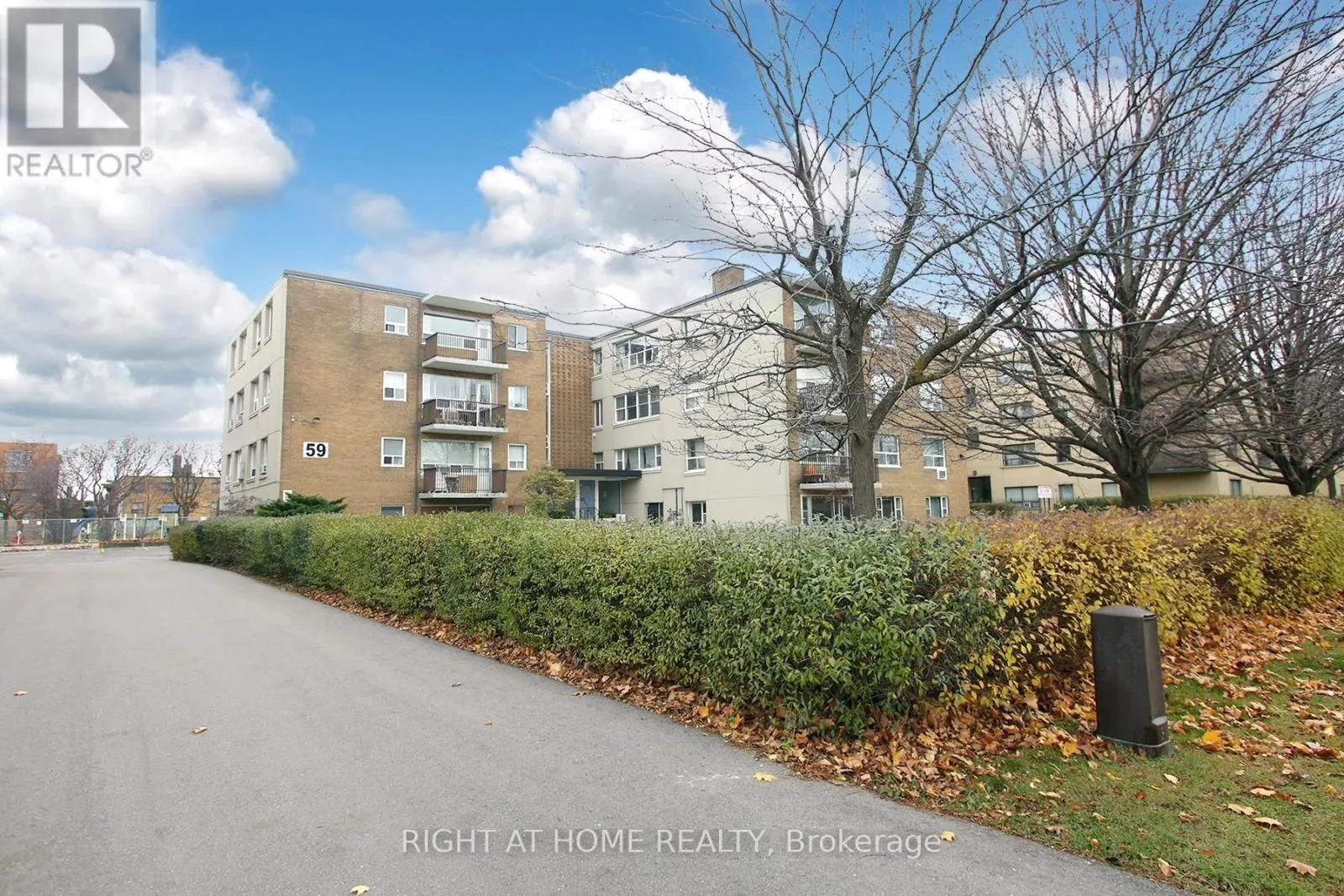 301 - 59 NEPTUNE DRIVE