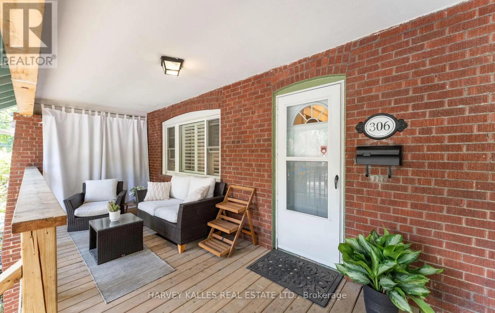 306 WYCHWOOD AVENUE