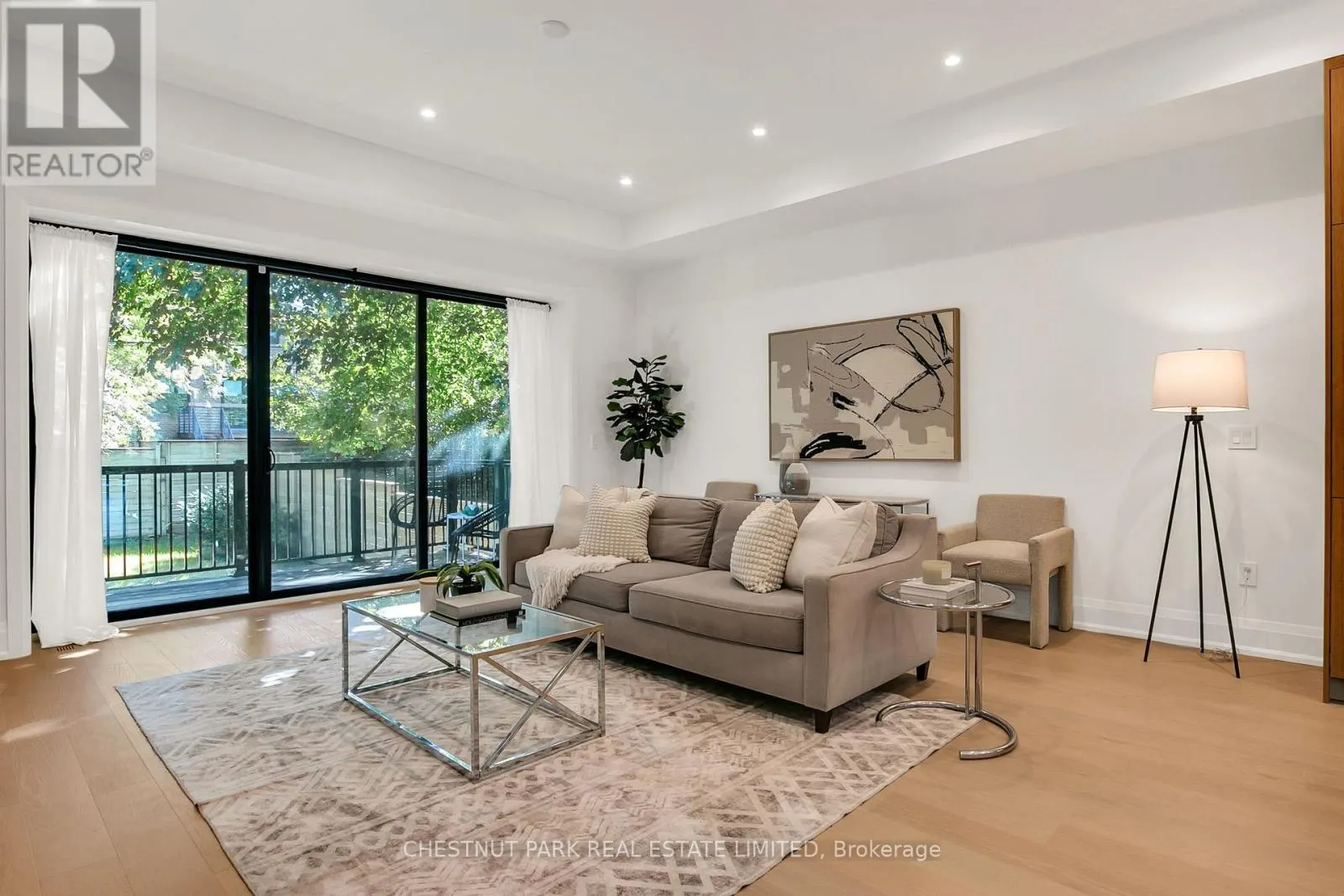 1031 SPADINA ROAD