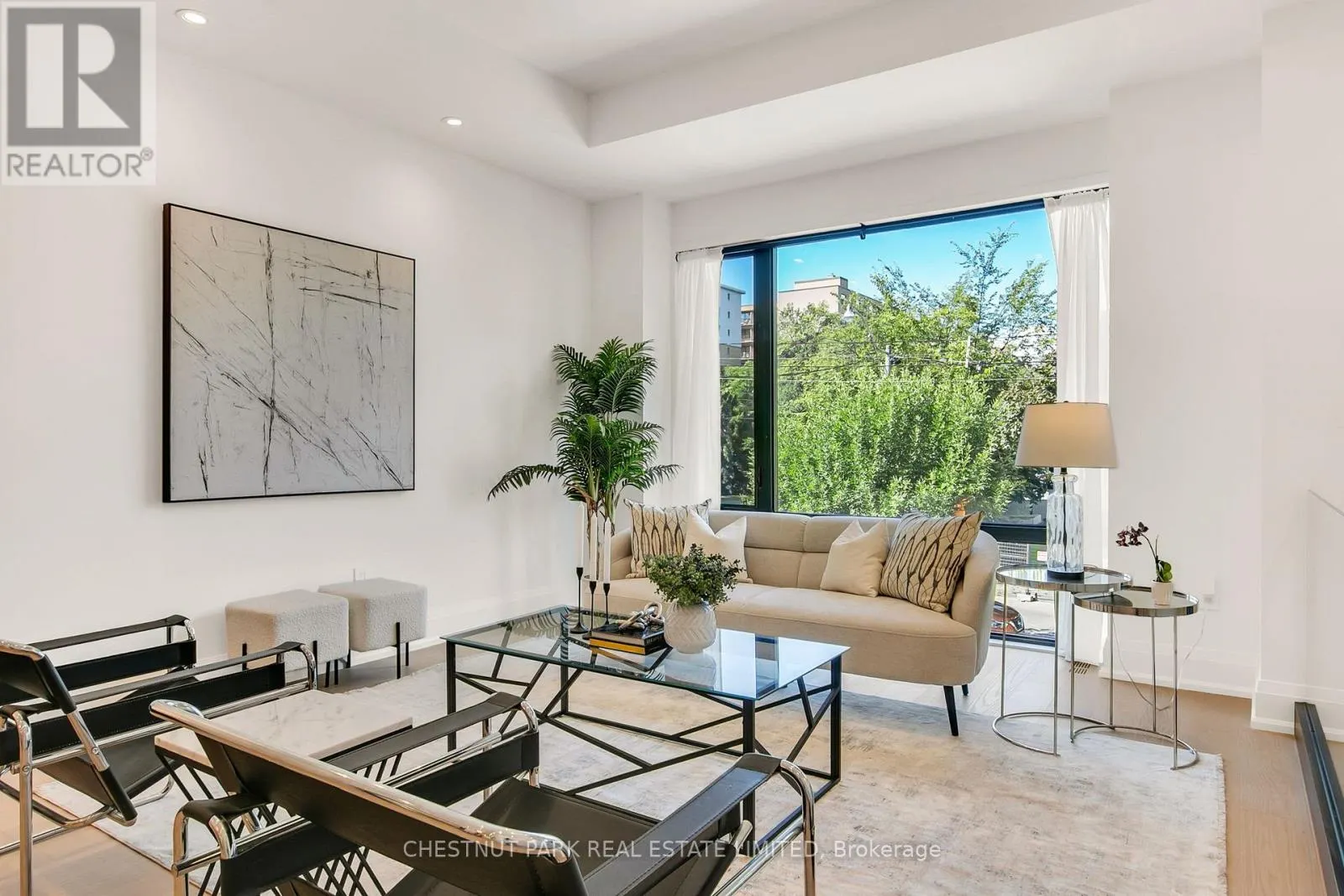 1031 SPADINA ROAD