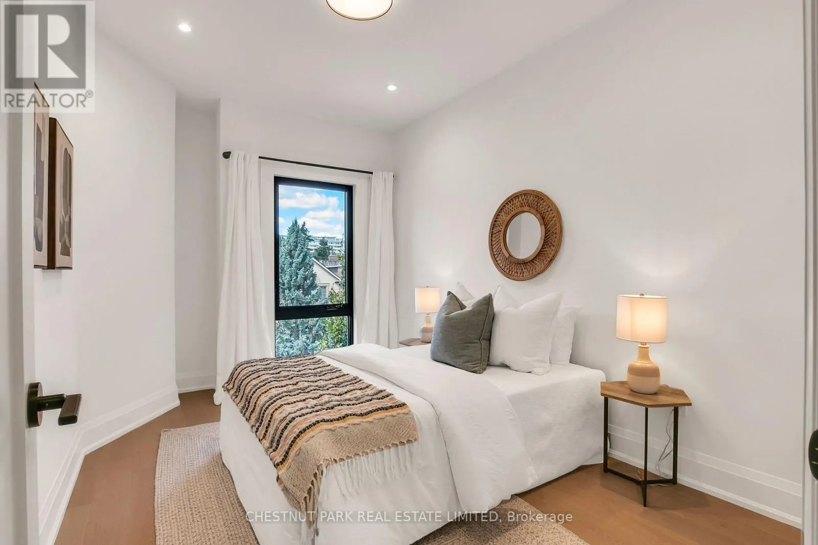 1031 SPADINA ROAD