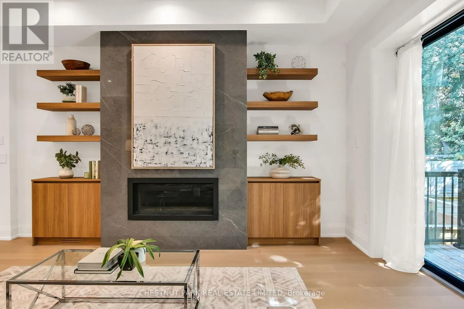 1031 SPADINA ROAD
