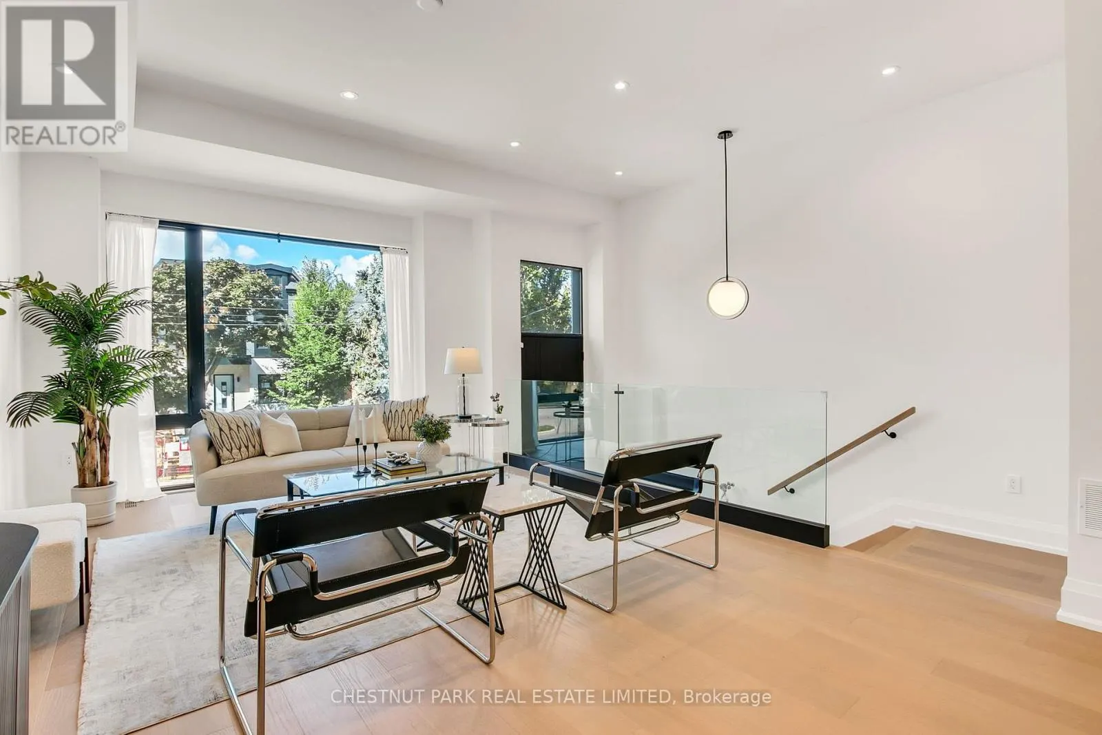 1031 SPADINA ROAD