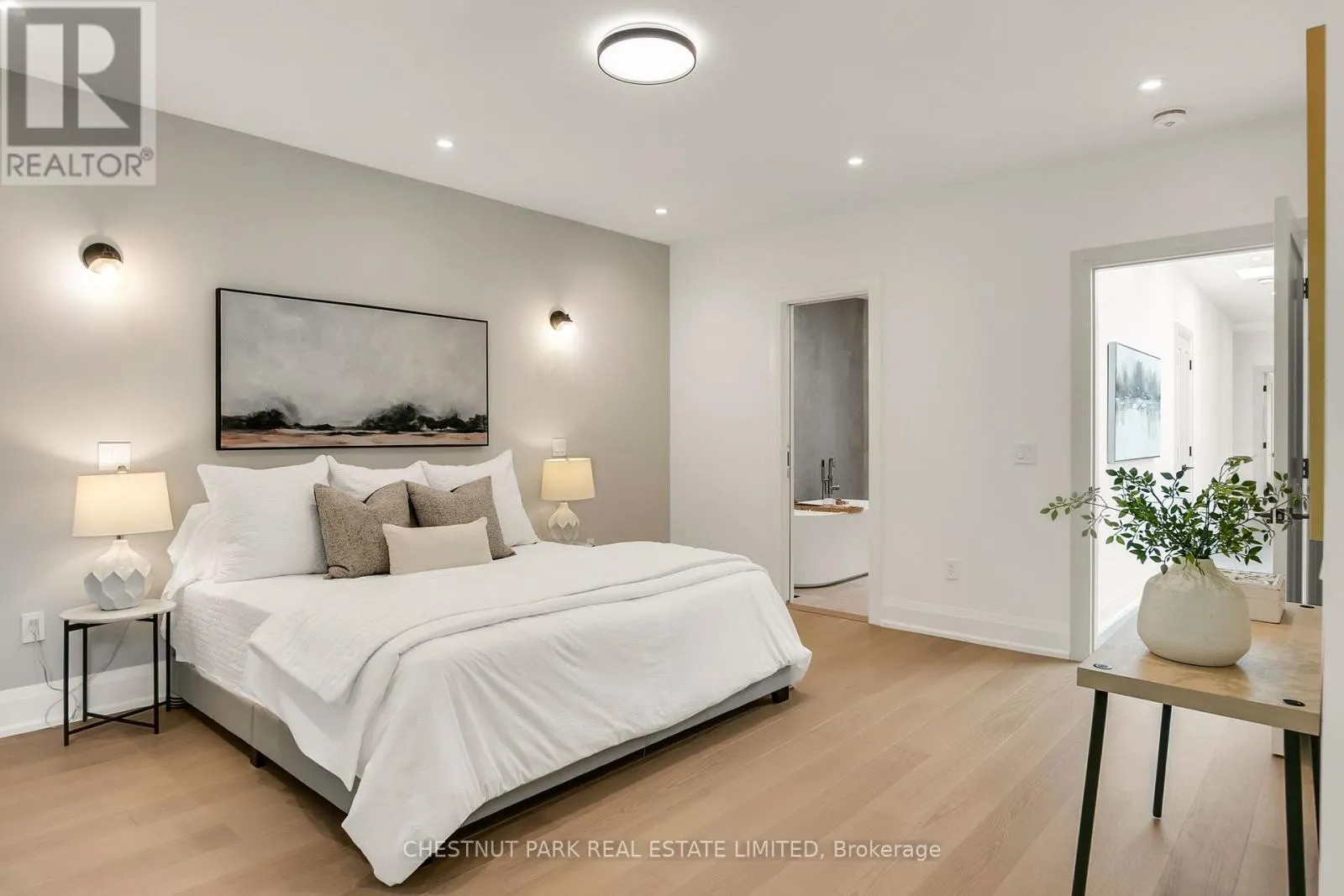 1031 SPADINA ROAD