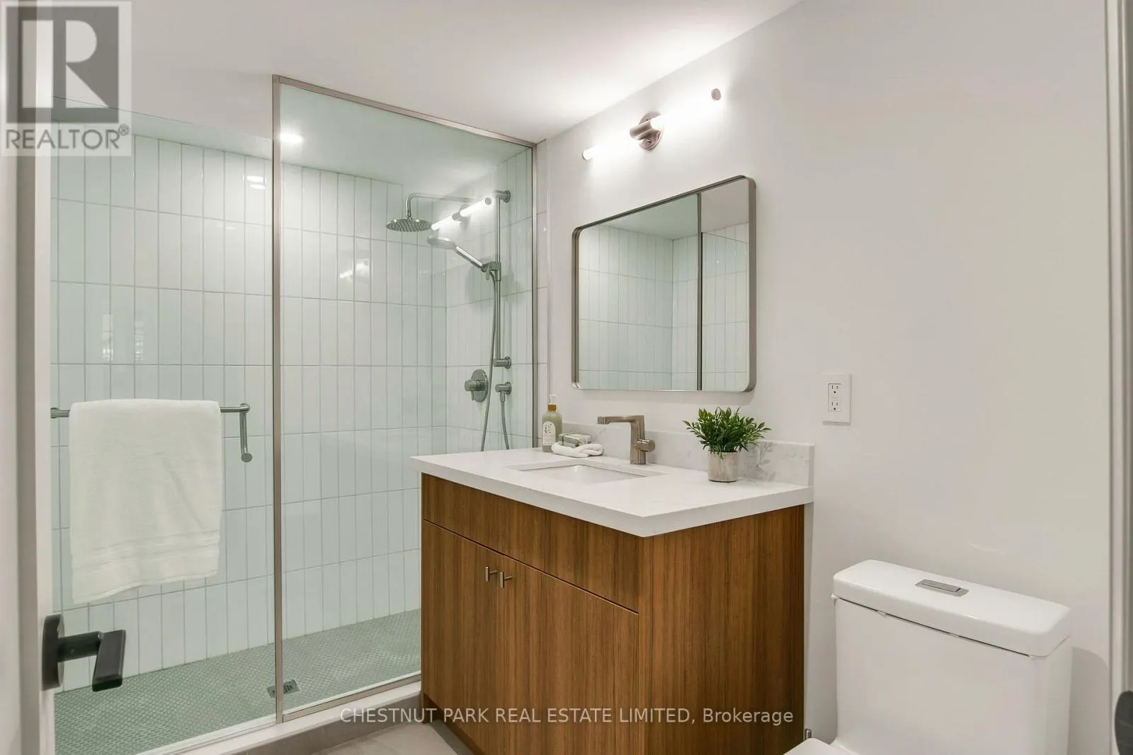 1031 SPADINA ROAD