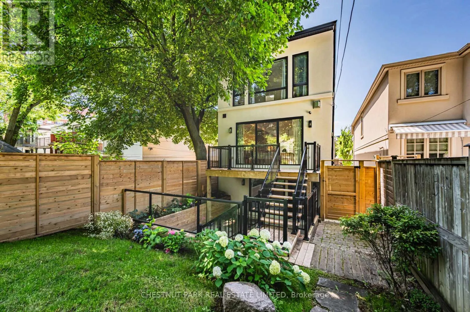 1031 SPADINA ROAD