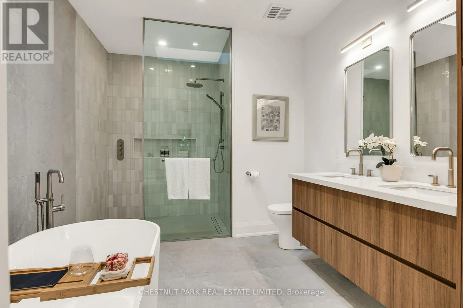 1031 SPADINA ROAD