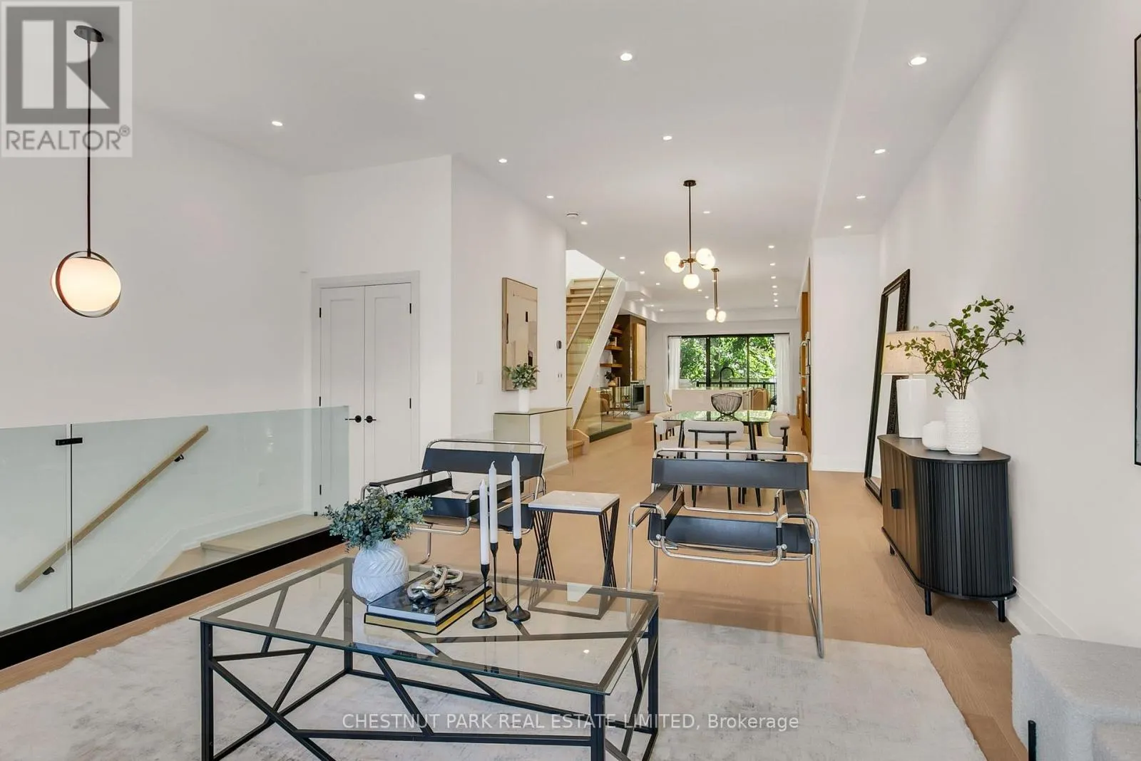 1031 SPADINA ROAD