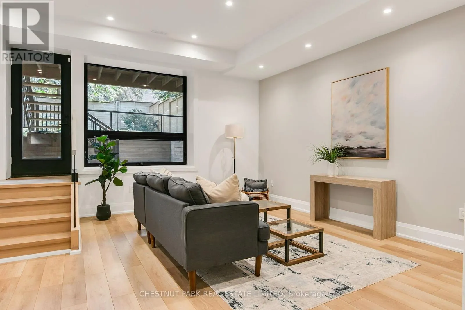 1031 SPADINA ROAD