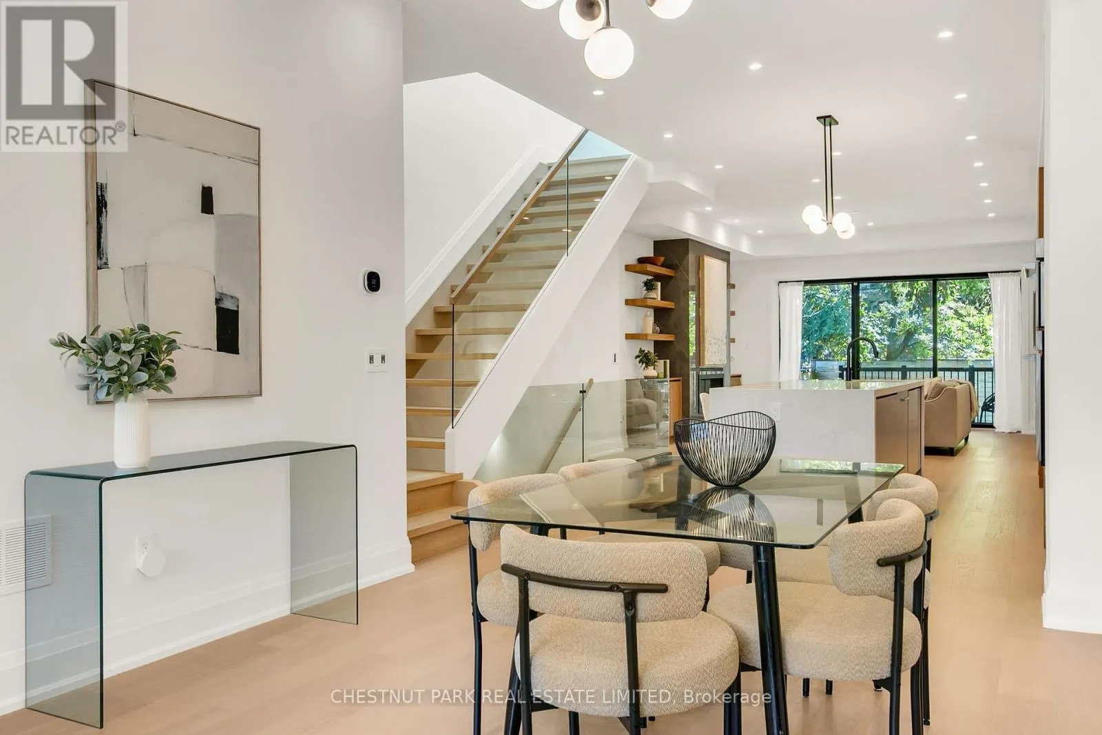 1031 SPADINA ROAD
