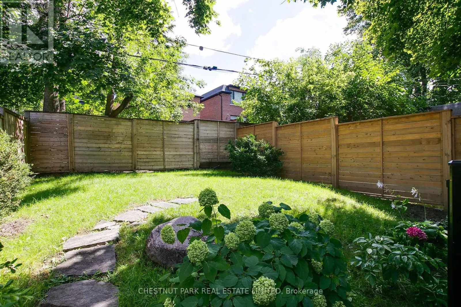 1031 SPADINA ROAD