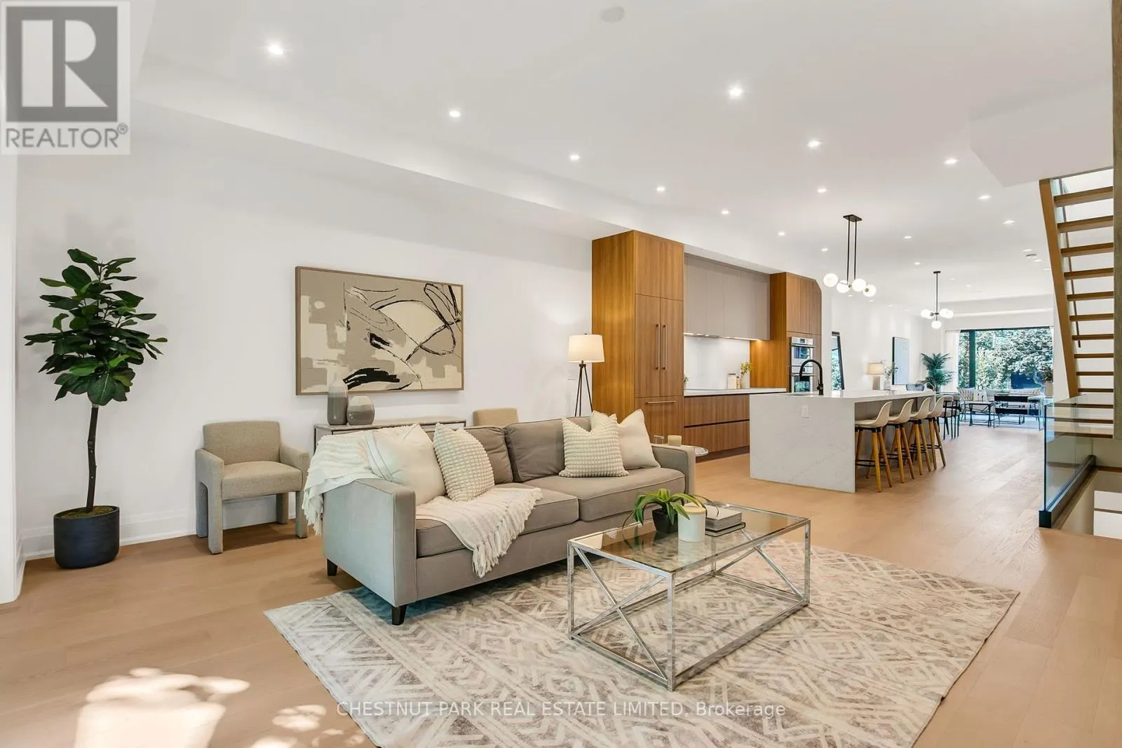 1031 SPADINA ROAD