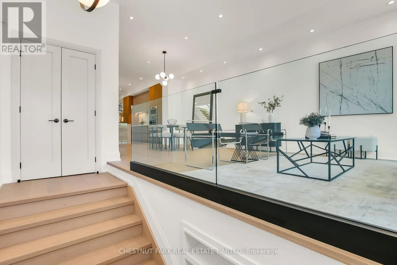 1031 SPADINA ROAD