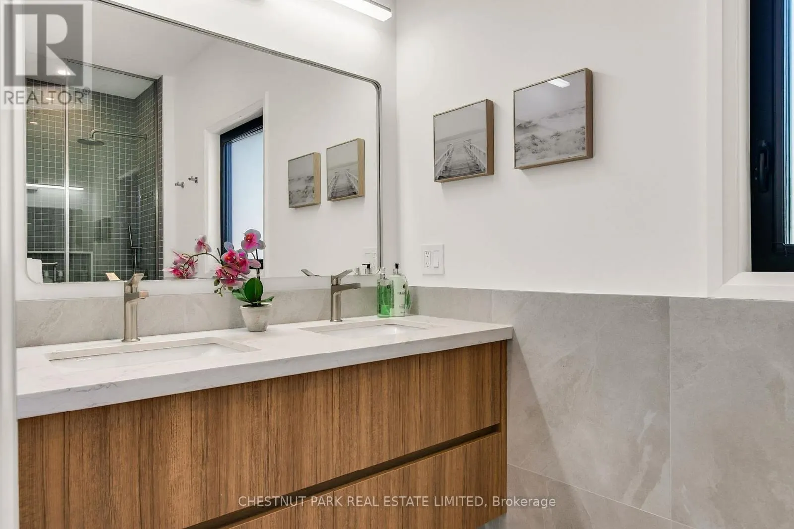 1031 SPADINA ROAD