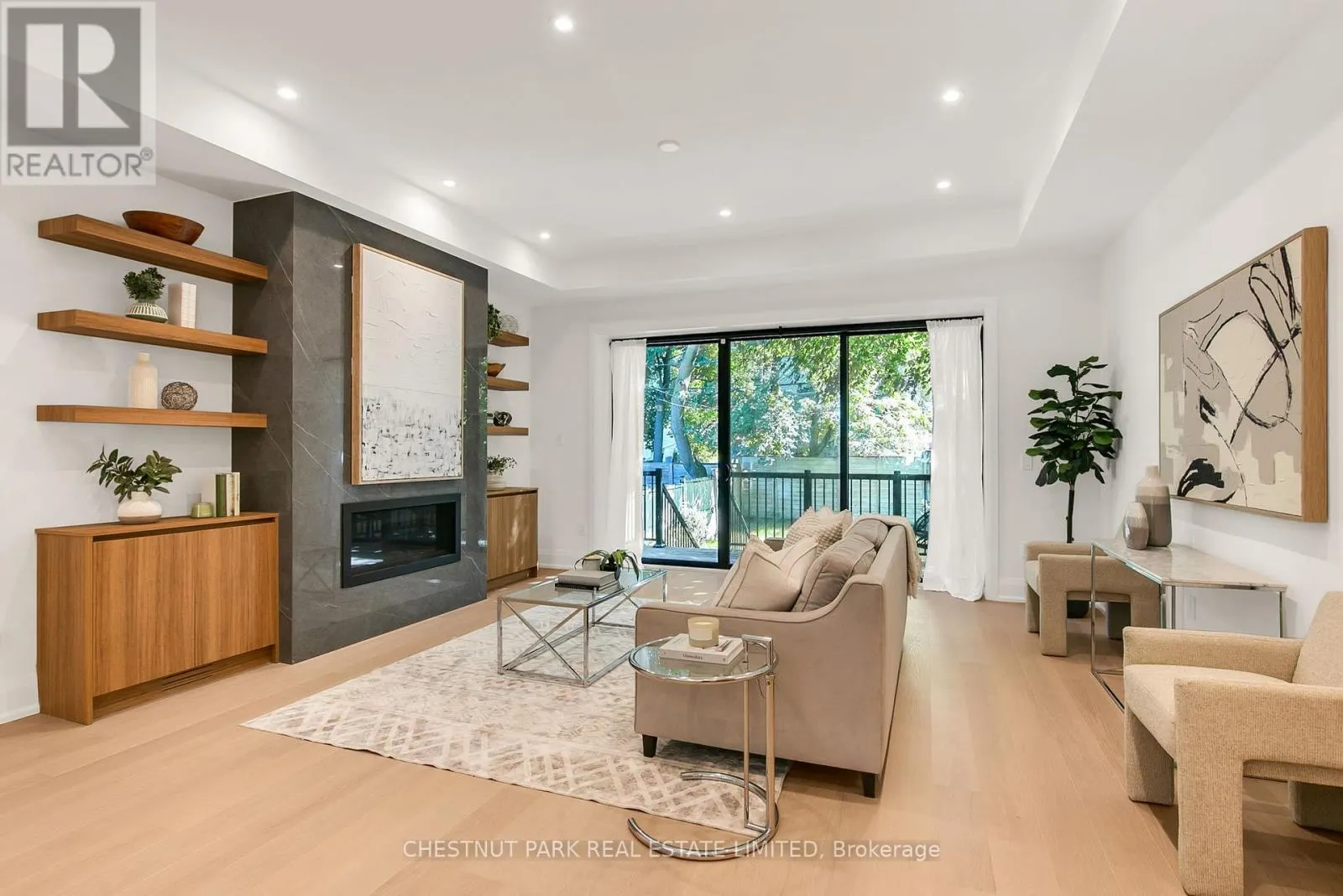 1031 SPADINA ROAD