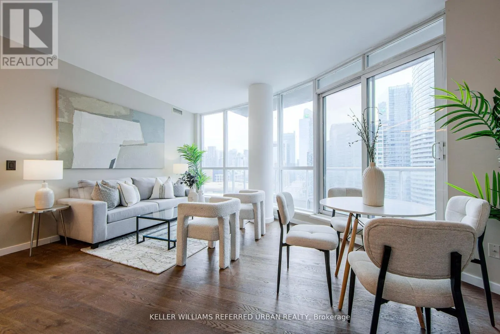 2501 - 218 QUEENS QUAY W