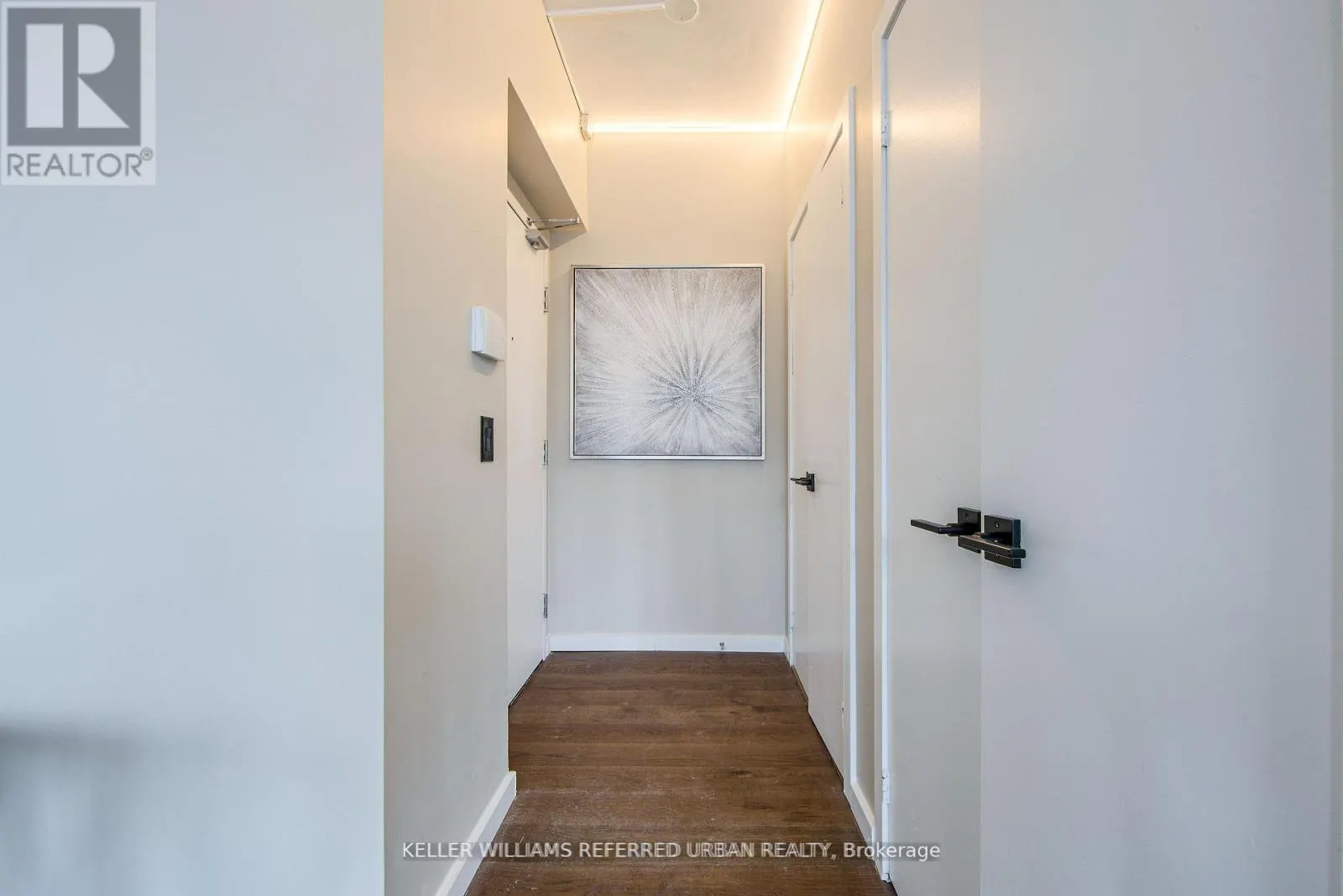 2501 - 218 QUEENS QUAY W