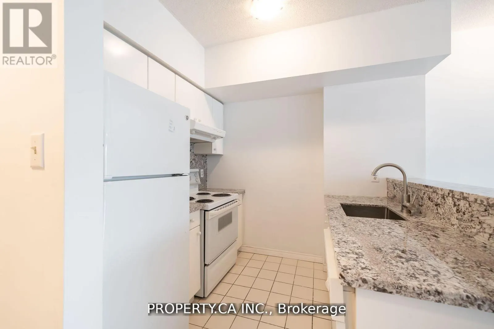 SPH2406 - 10 QUEENS QUAY W