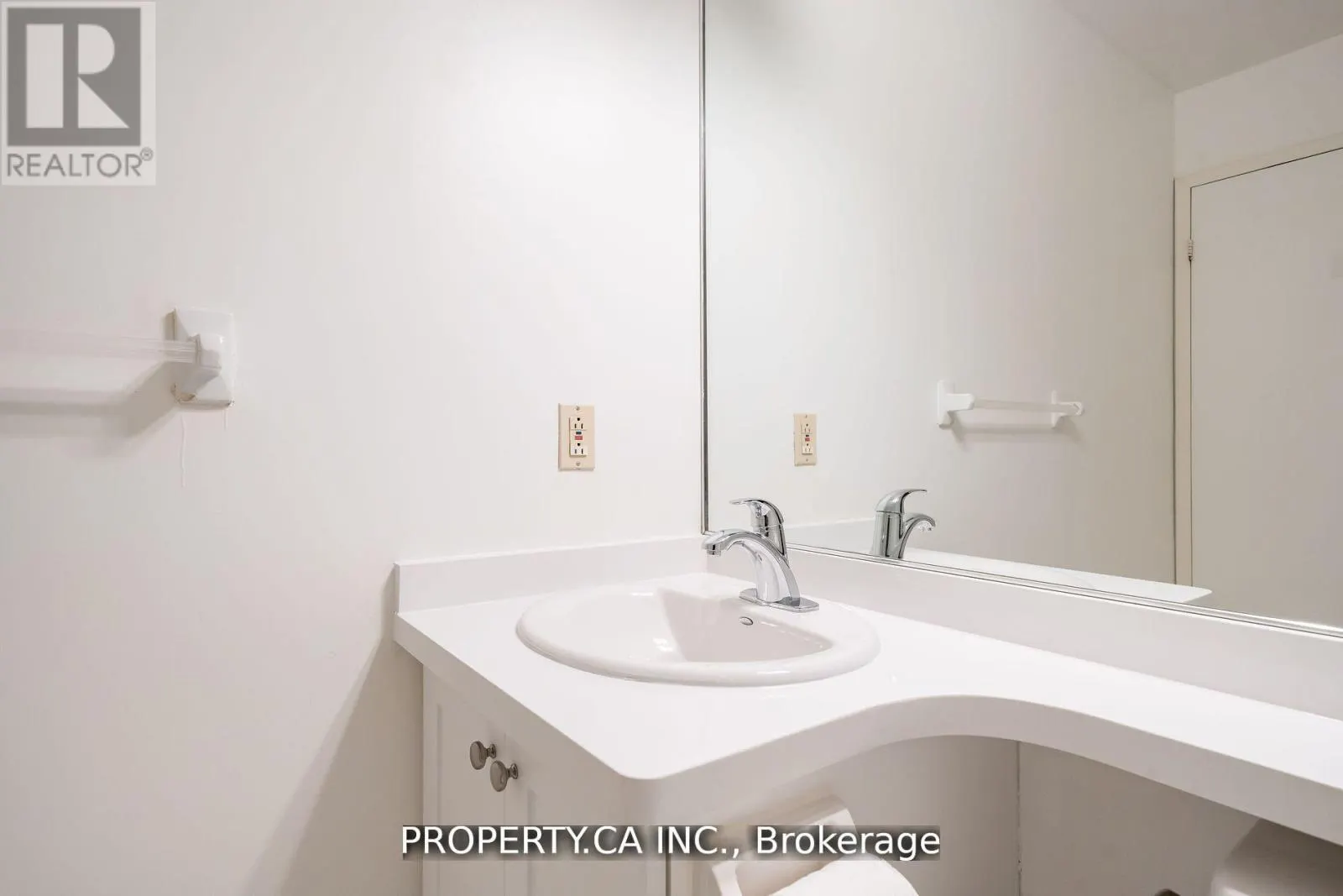 SPH2406 - 10 QUEENS QUAY W