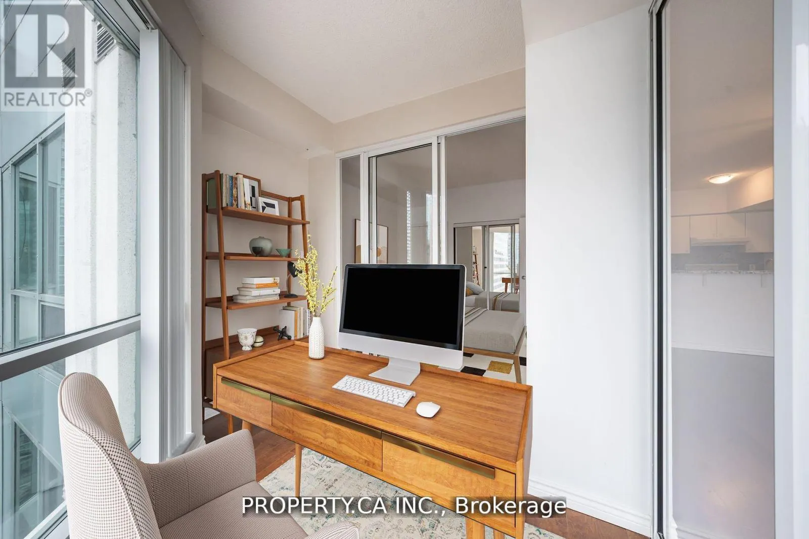 SPH2406 - 10 QUEENS QUAY W