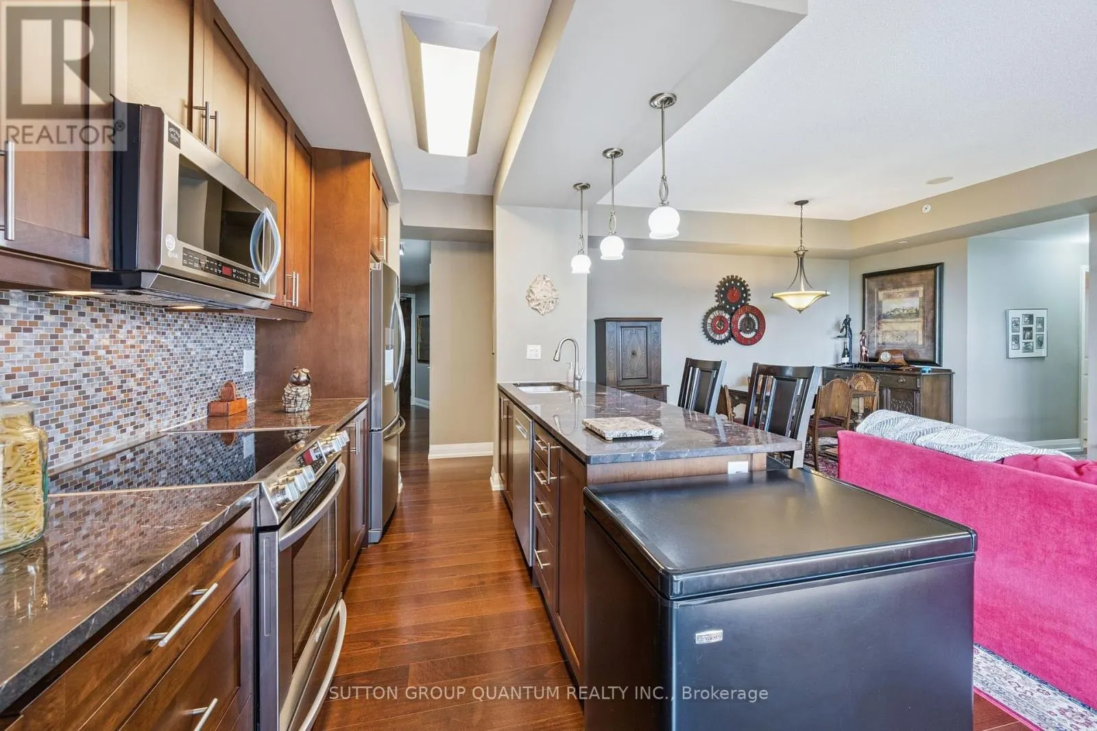 805 - 85 THE DONWAY WEST