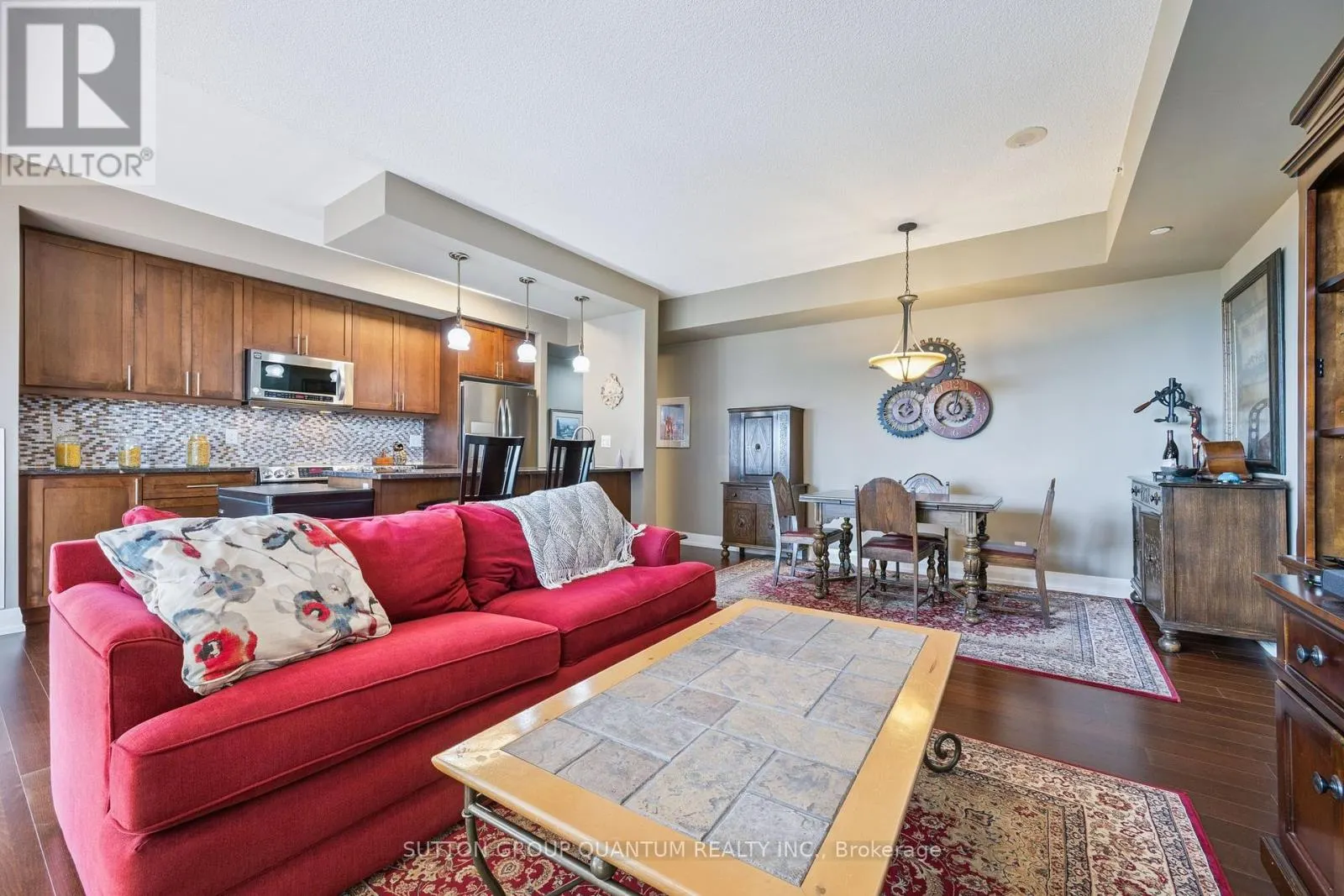 805 - 85 THE DONWAY WEST