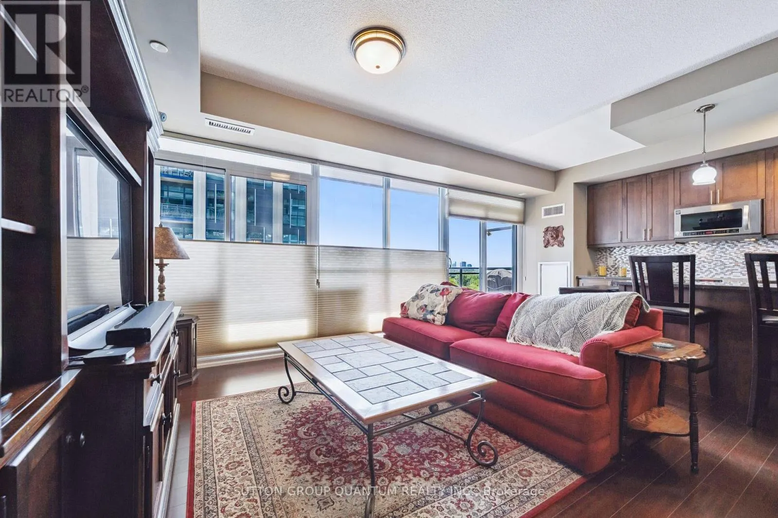 805 - 85 THE DONWAY WEST