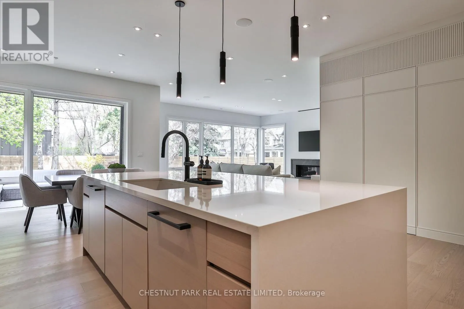 2 MARCHWOOD DRIVE