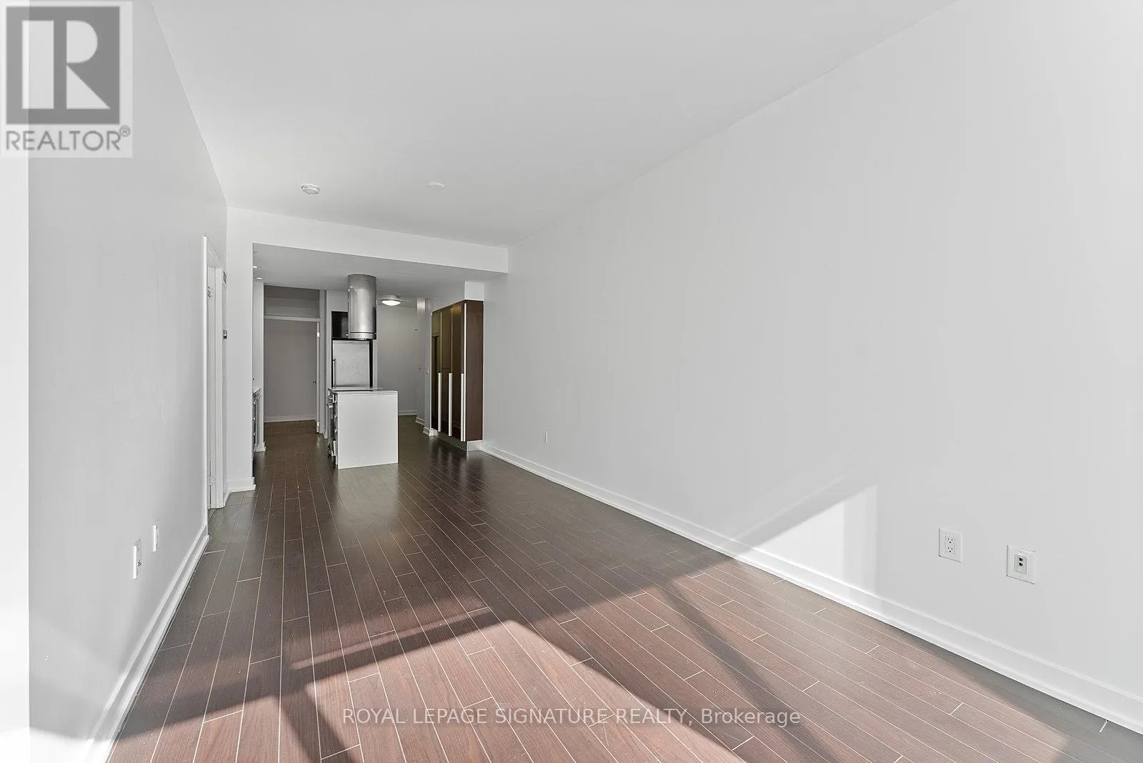 725 - 38 DAN LECKIE WAY