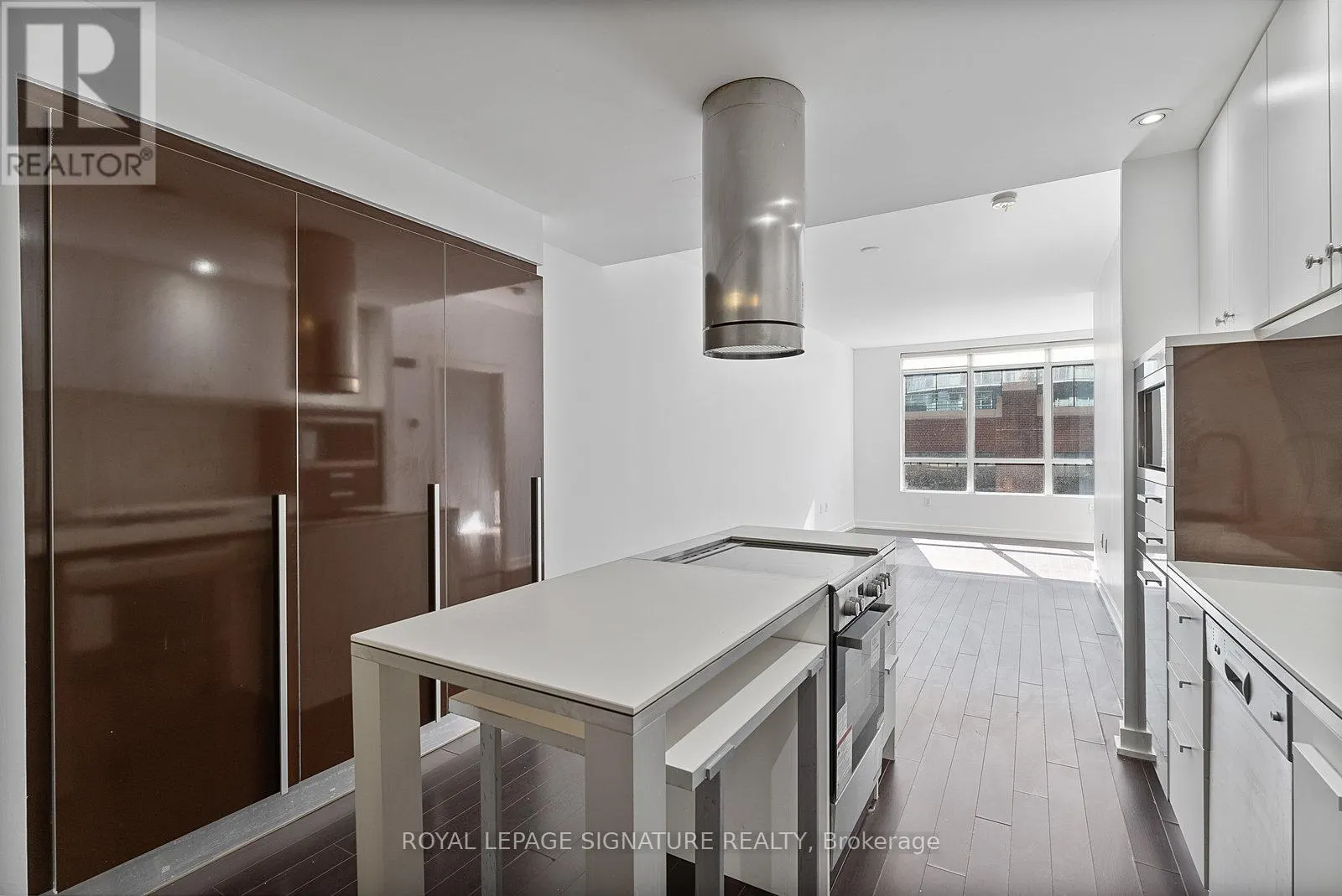 725 - 38 DAN LECKIE WAY
