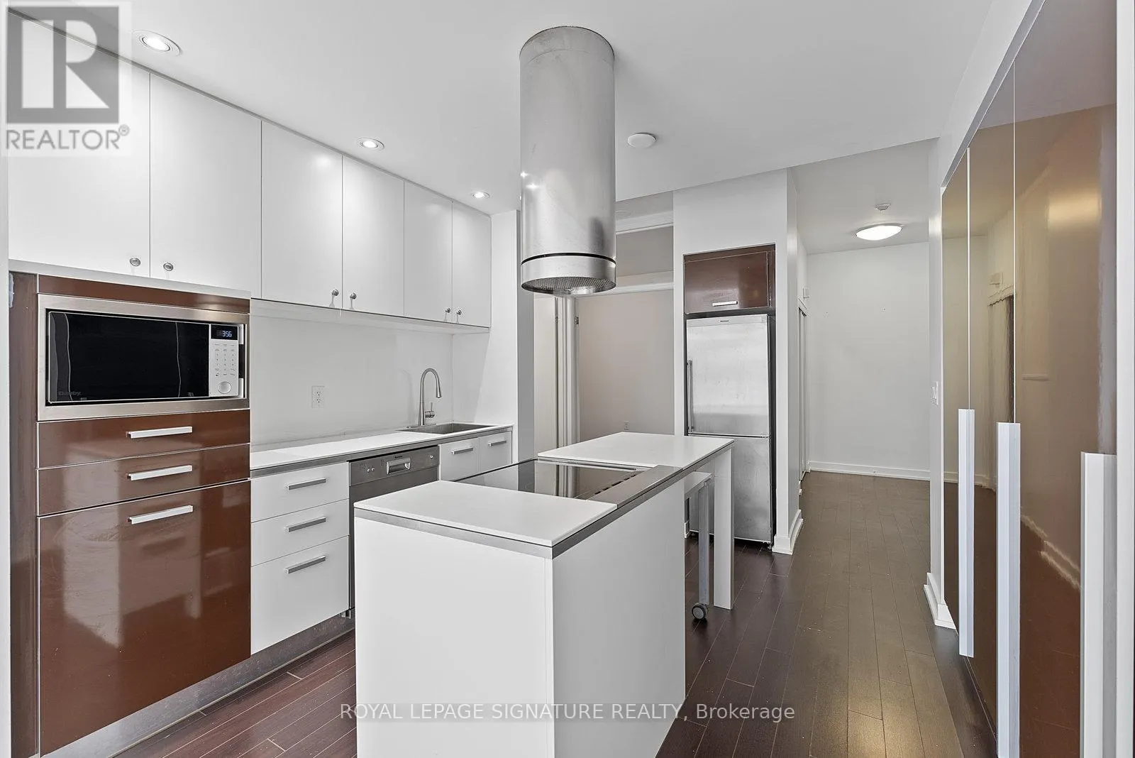 725 - 38 DAN LECKIE WAY
