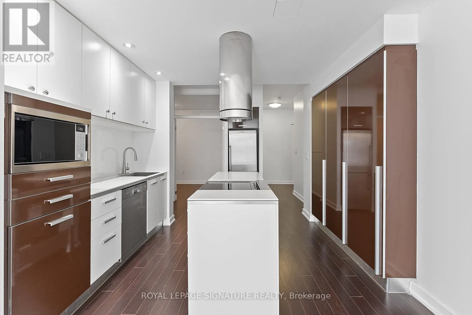 725 - 38 DAN LECKIE WAY