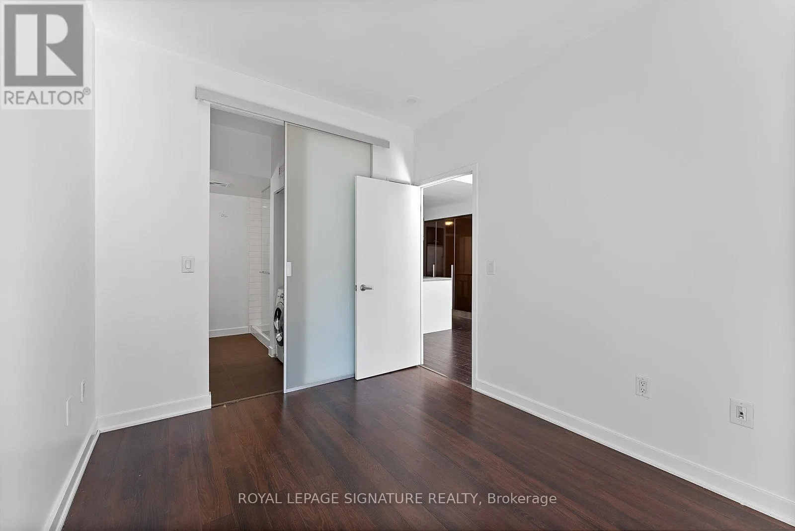 725 - 38 DAN LECKIE WAY